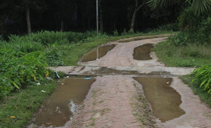 রাস্তার বেহাল দশায় এলাকায় যেতে লজ্জা লাগে